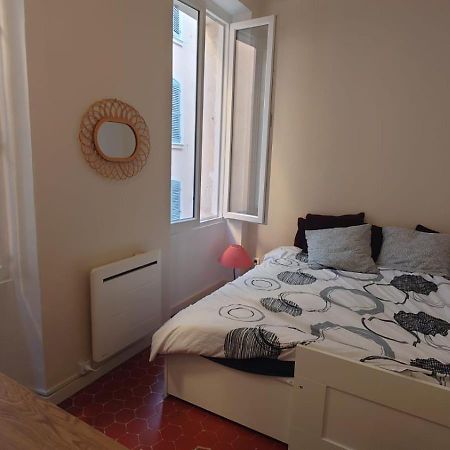 Appartement De Charme - Wifi - Centre Historique Toulon Buitenkant foto