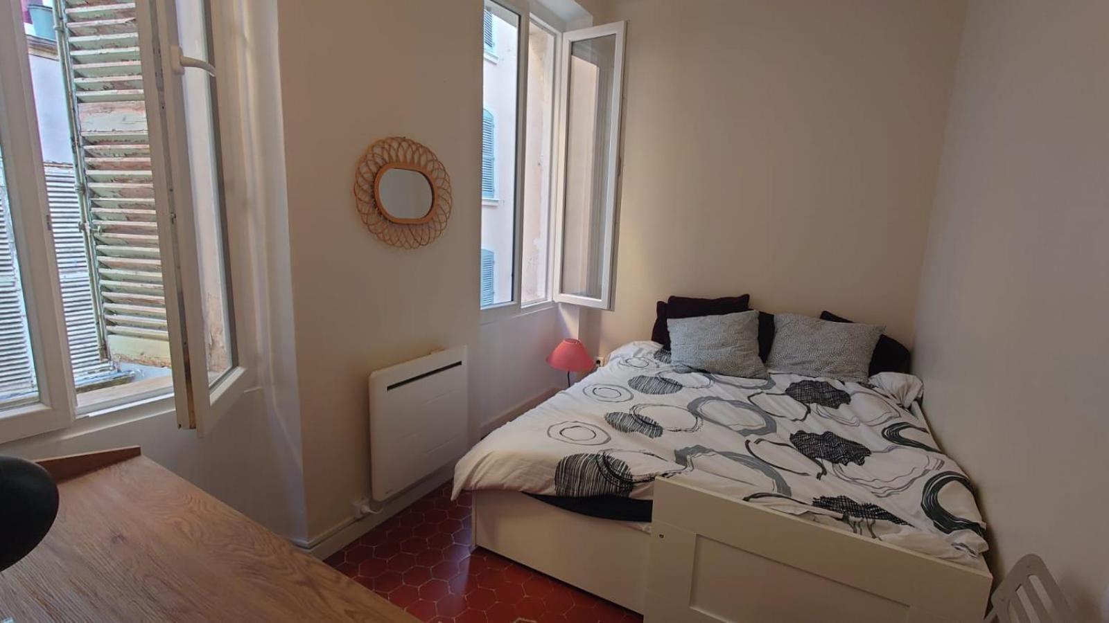Appartement De Charme - Wifi - Centre Historique Toulon Buitenkant foto